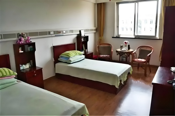深圳本地宝 积分入户测评_E句话 | 董璇“新婚即分居”？ 董璇新婚即红海已成