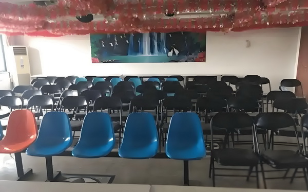 毕业生入户深圳政策_变态男躲女神床下，尺度生猛的日本电影！ 胡某看看丈夫家是不是在